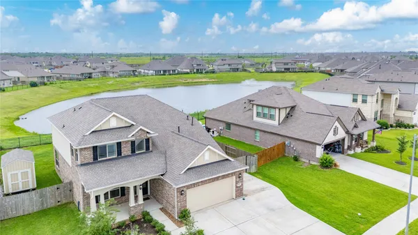 $460,000 | 9818 Colonial Downs Drive, Mont Belvieu, TX 77523