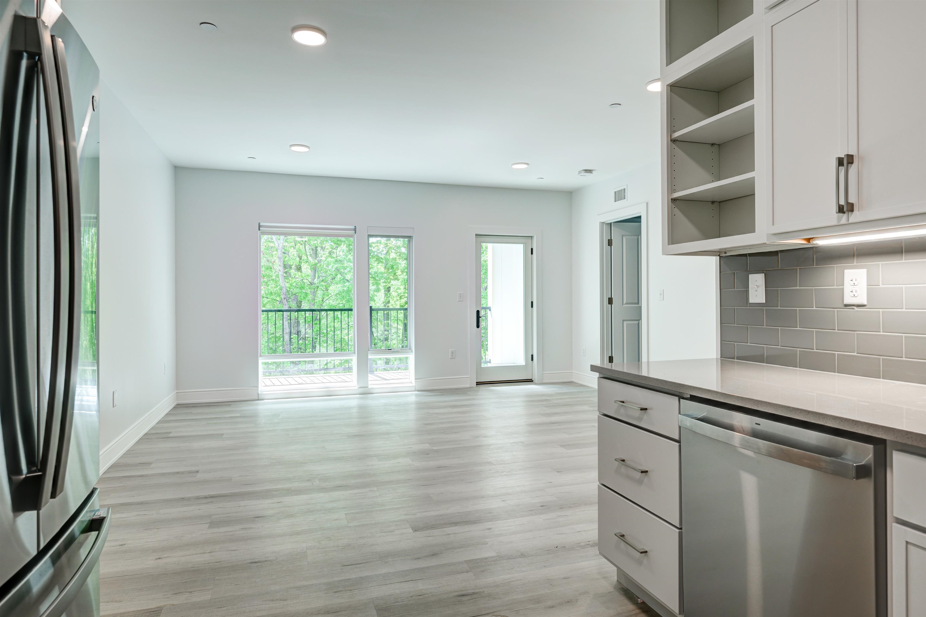 2059 Lafayette Road, Unit 203 Portsmouth, NH 03801 - Photo 8 of 26