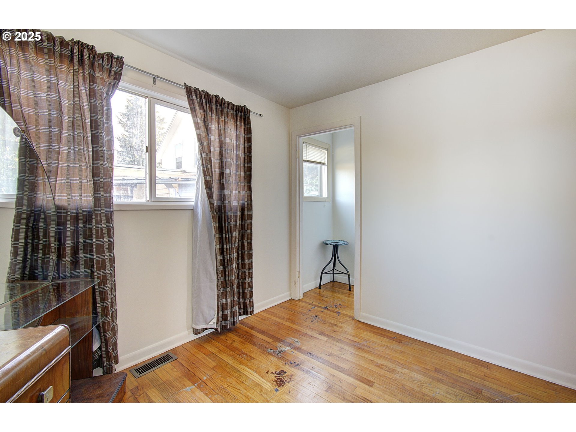 911 9th Street Oregon City, OR 97045 - Photo 11 of 29