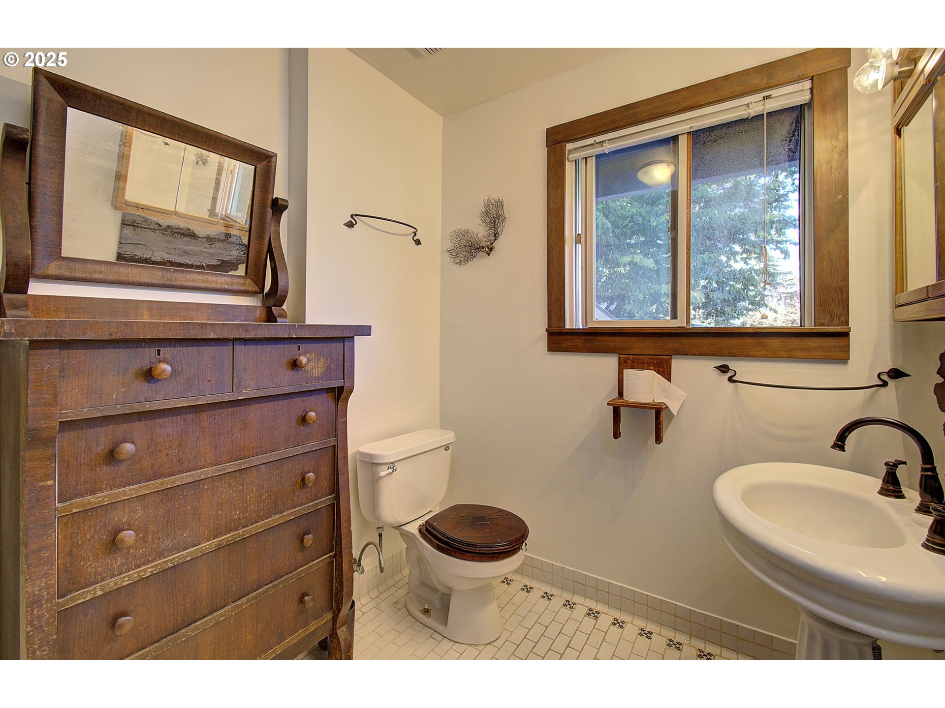 911 9th Street Oregon City, OR 97045 - Photo 12 of 29