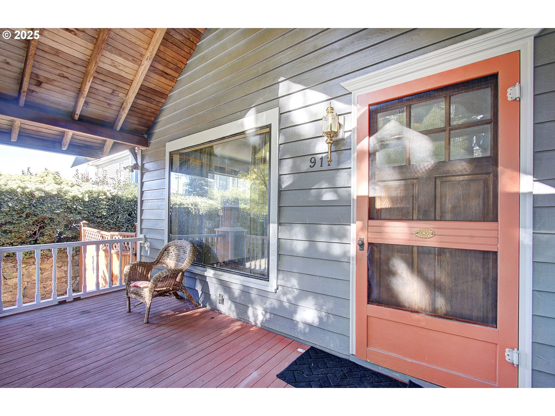 911 9th Street Oregon City, OR 97045 - Photo 2 of 29