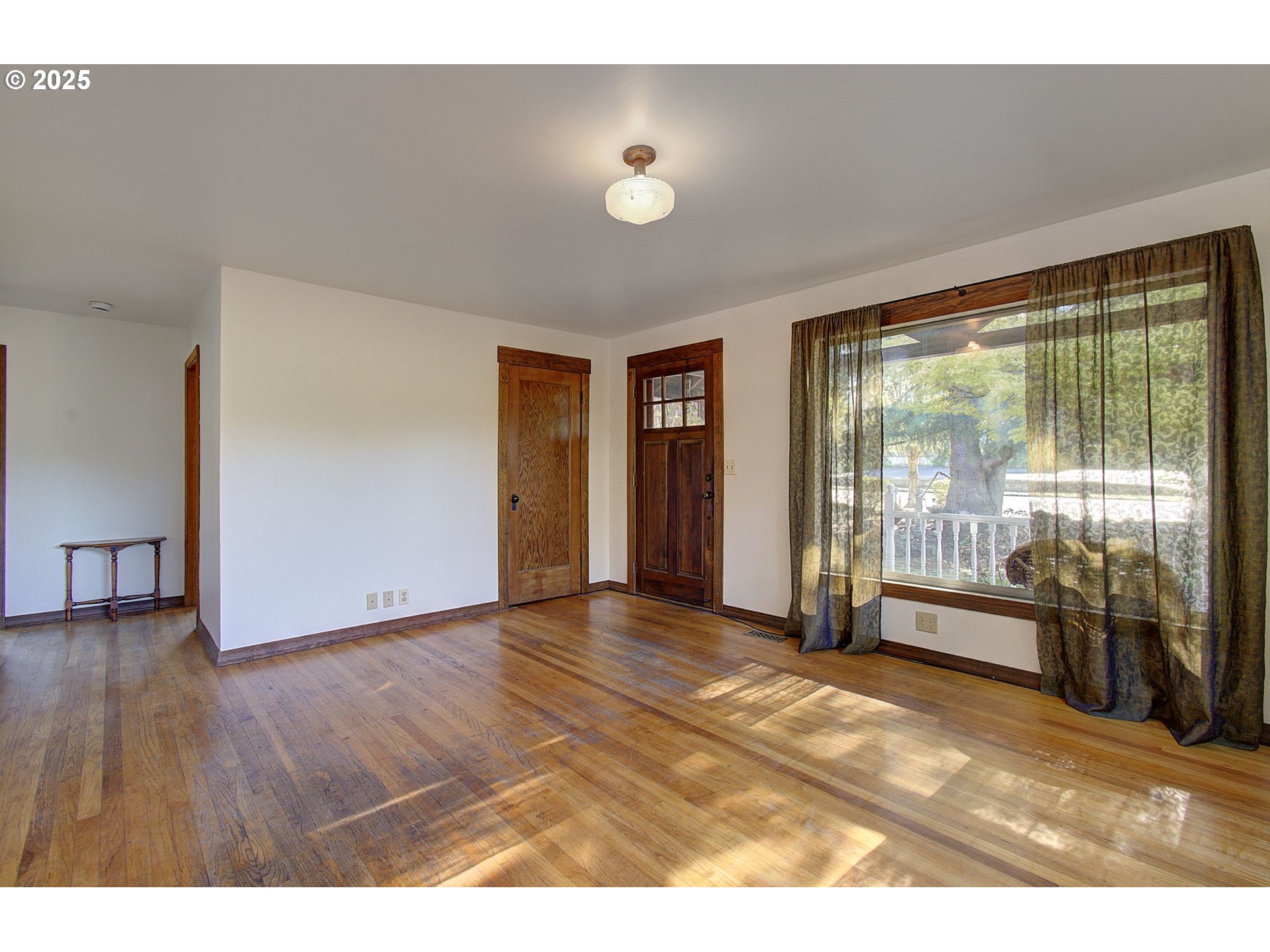 911 9th Street Oregon City, OR 97045 - Photo 3 of 29