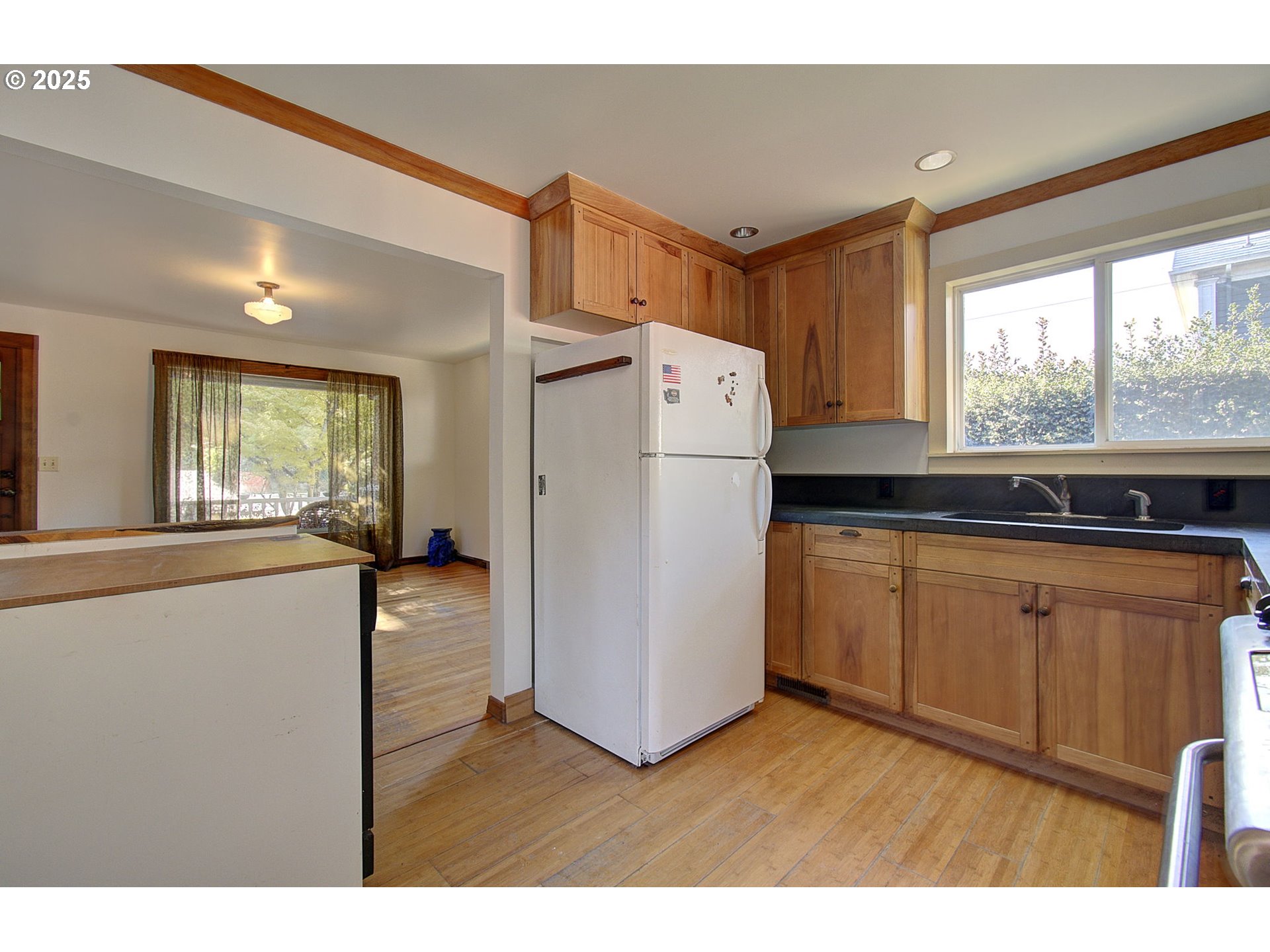 911 9th Street Oregon City, OR 97045 - Photo 5 of 29