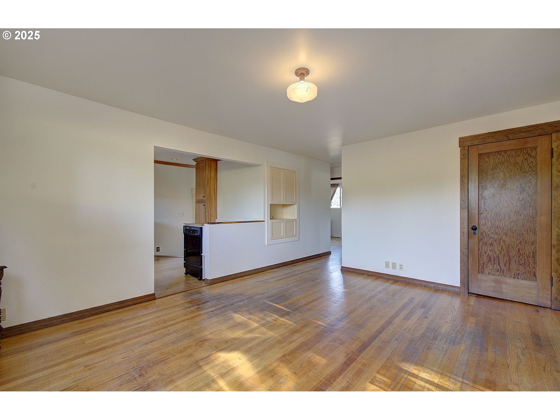 911 9th Street Oregon City, OR 97045 - Photo 7 of 29