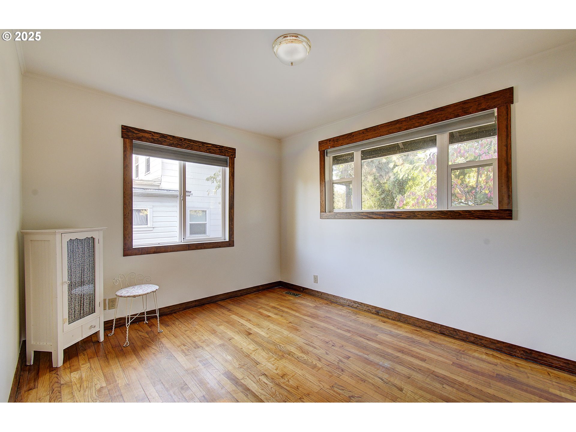 911 9th Street Oregon City, OR 97045 - Photo 8 of 29