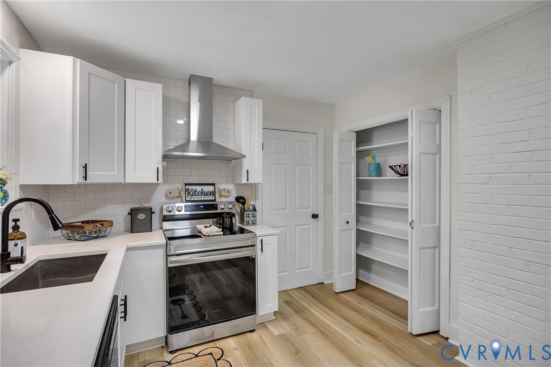 7709 Yolanda Road Henrico, VA 23229 - Photo 15 of 26 Kitchen with stainless steel range with electric s