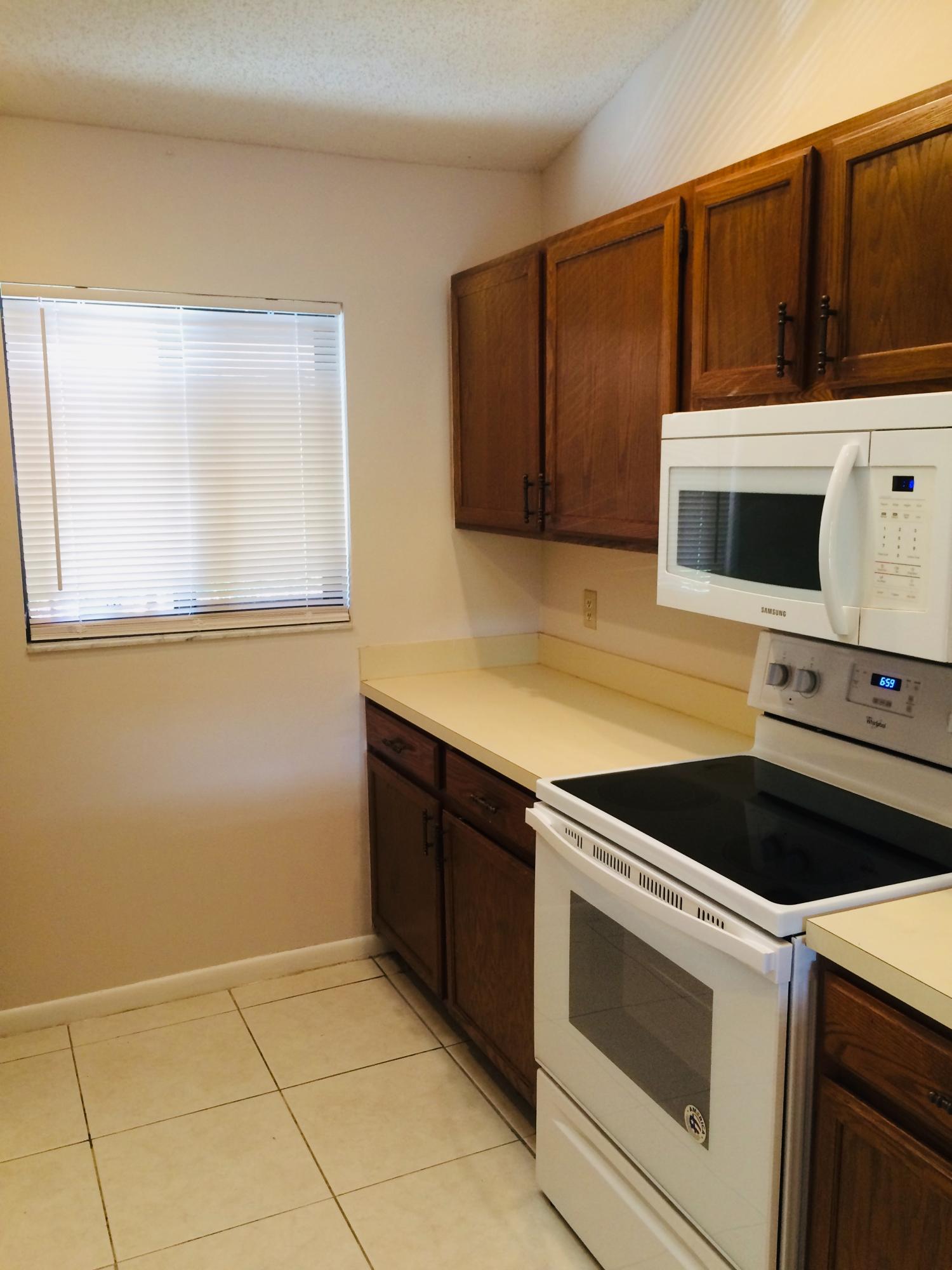 2300 Germantown Road, Unit 203 Delray Beach, FL 33445 - Photo 6 of 21 IMG_3042