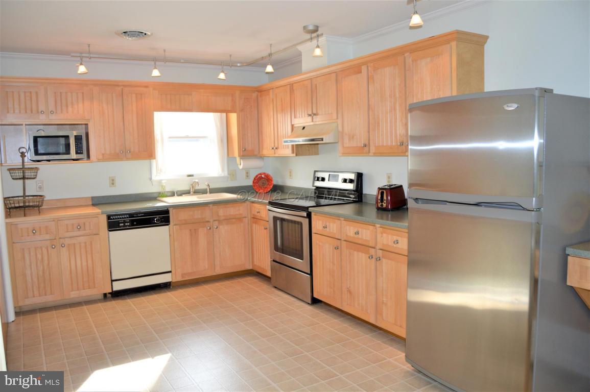 717 Anchor Chain Road Ocean City, MD 21842 - Photo 4 of 29 Gallery Image 4