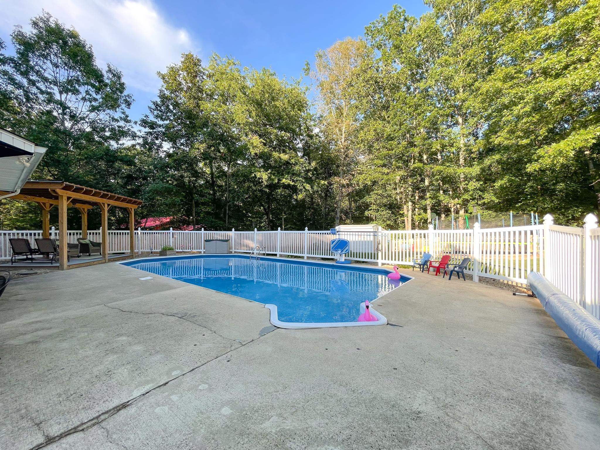 172 Beagle Gap Run Waynesboro, VA 22980 - Photo 11 of 32 a view of a basket ball ground