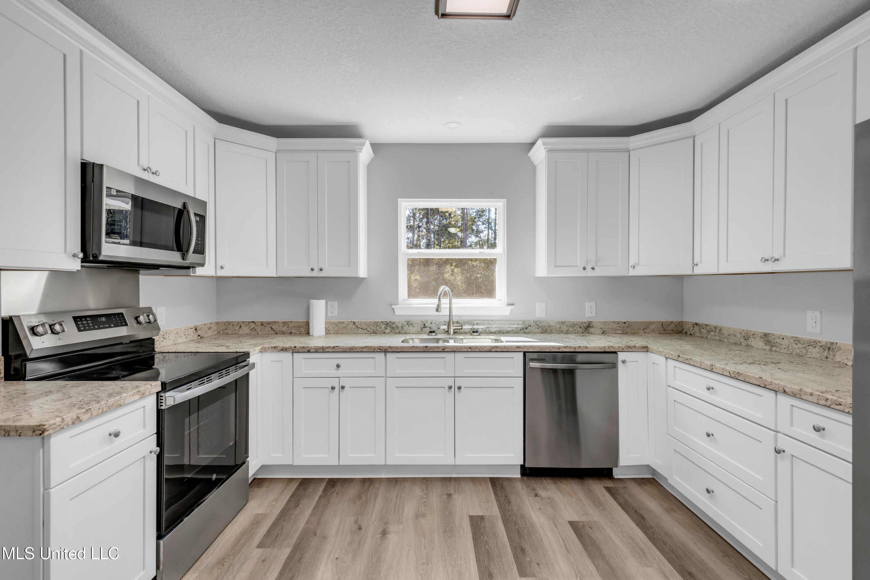 3520 Raintree Drive Gautier, MS 39553 - Photo 11 of 25 3516RaintreeDr-11