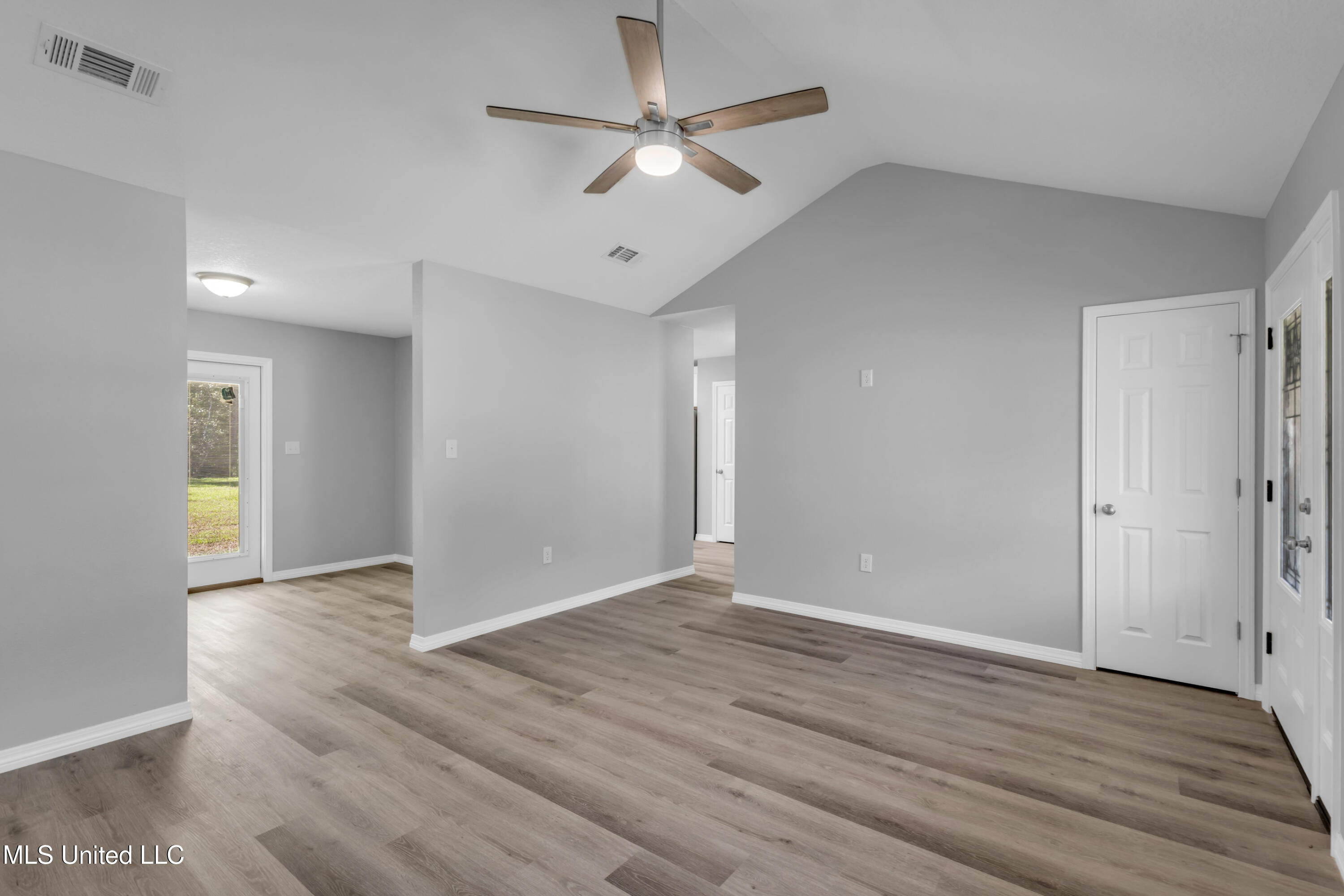 3520 Raintree Drive Gautier, MS 39553 - Photo 6 of 25 3516RaintreeDr-6