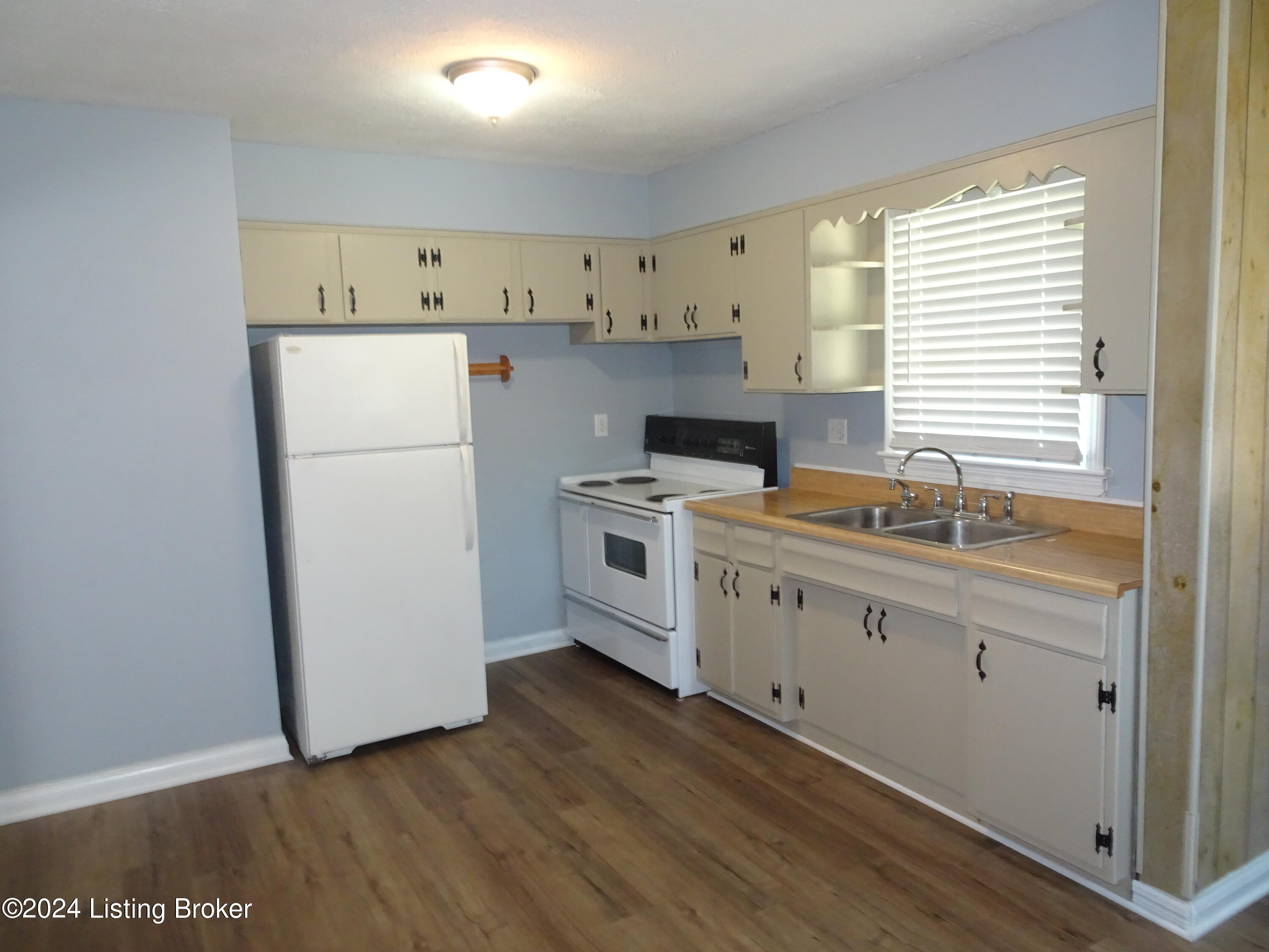 8264 Virginia Road Louisville, KY 40258 - Photo 15 of 15 DSC01202