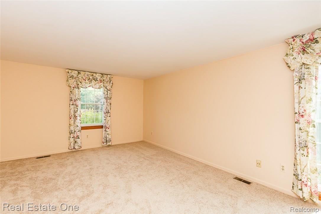 762 Baylor Road Rochester, MI 48309 - Photo 18 of 31 Baylor-P036.jpg