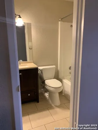 $1,100 | 550 Dukeway Drive, Unit 2, Universal City, TX 78148