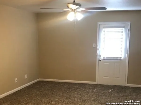 $1,100 | 550 Dukeway Drive, Unit 2, Universal City, TX 78148
