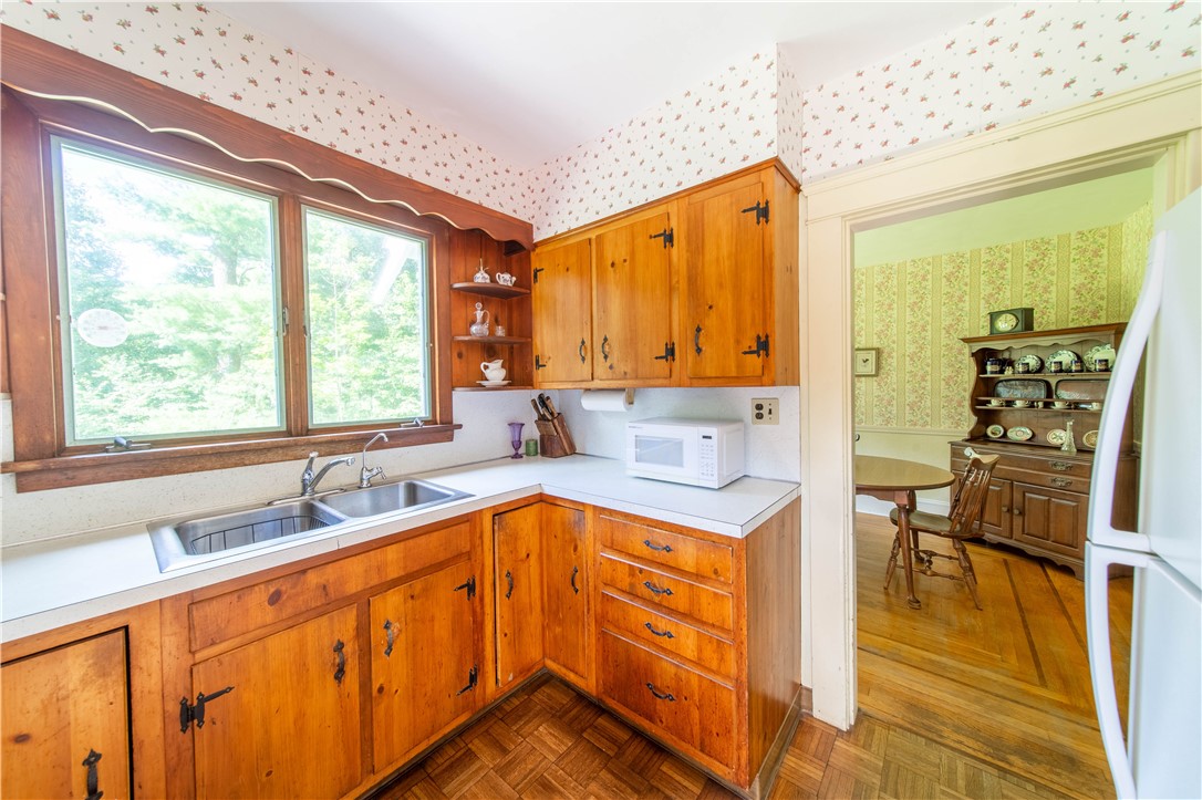 261 Hardig Road Warwick, RI 02886 - Photo 15 of 43