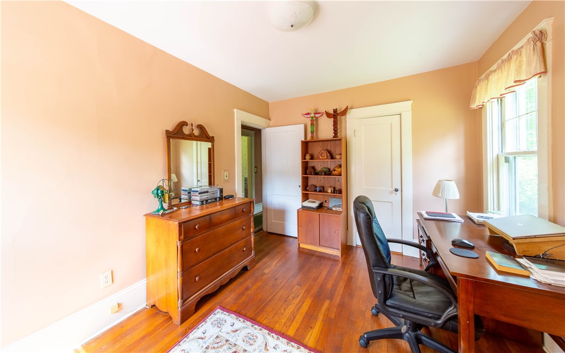 261 Hardig Road Warwick, RI 02886 - Photo 17 of 43