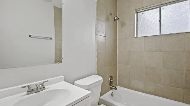 $1,195 | 612 Marshall, Angleton, TX 77515