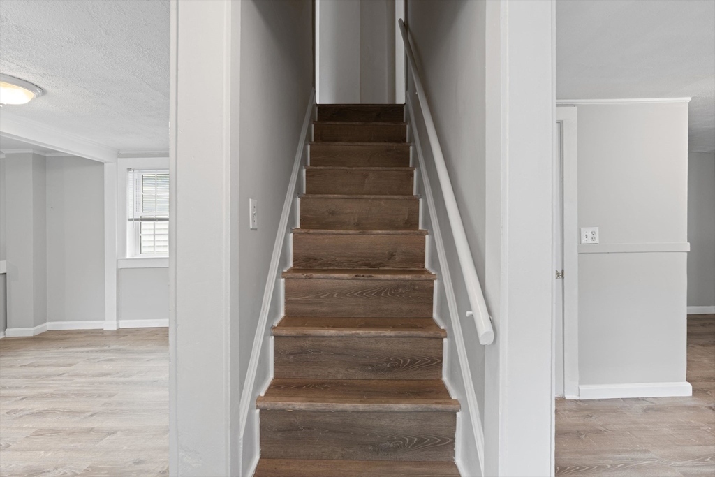 95 South Main Street, Unit B Andover, MA 01810 - Photo 6 of 34 a view of an entryway