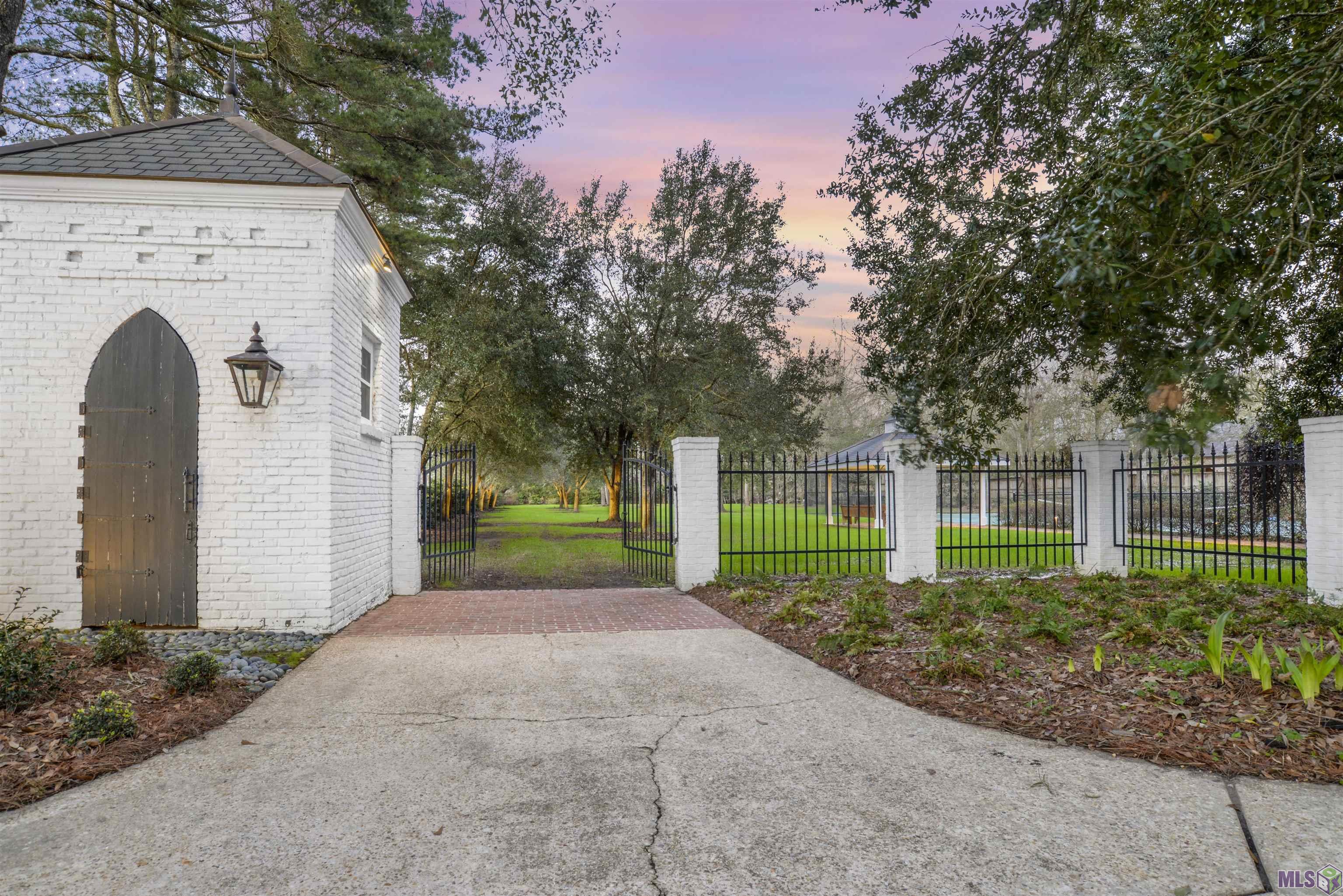 12451 Highland Road Baton Rouge, LA 70810 - Photo 36 of 49