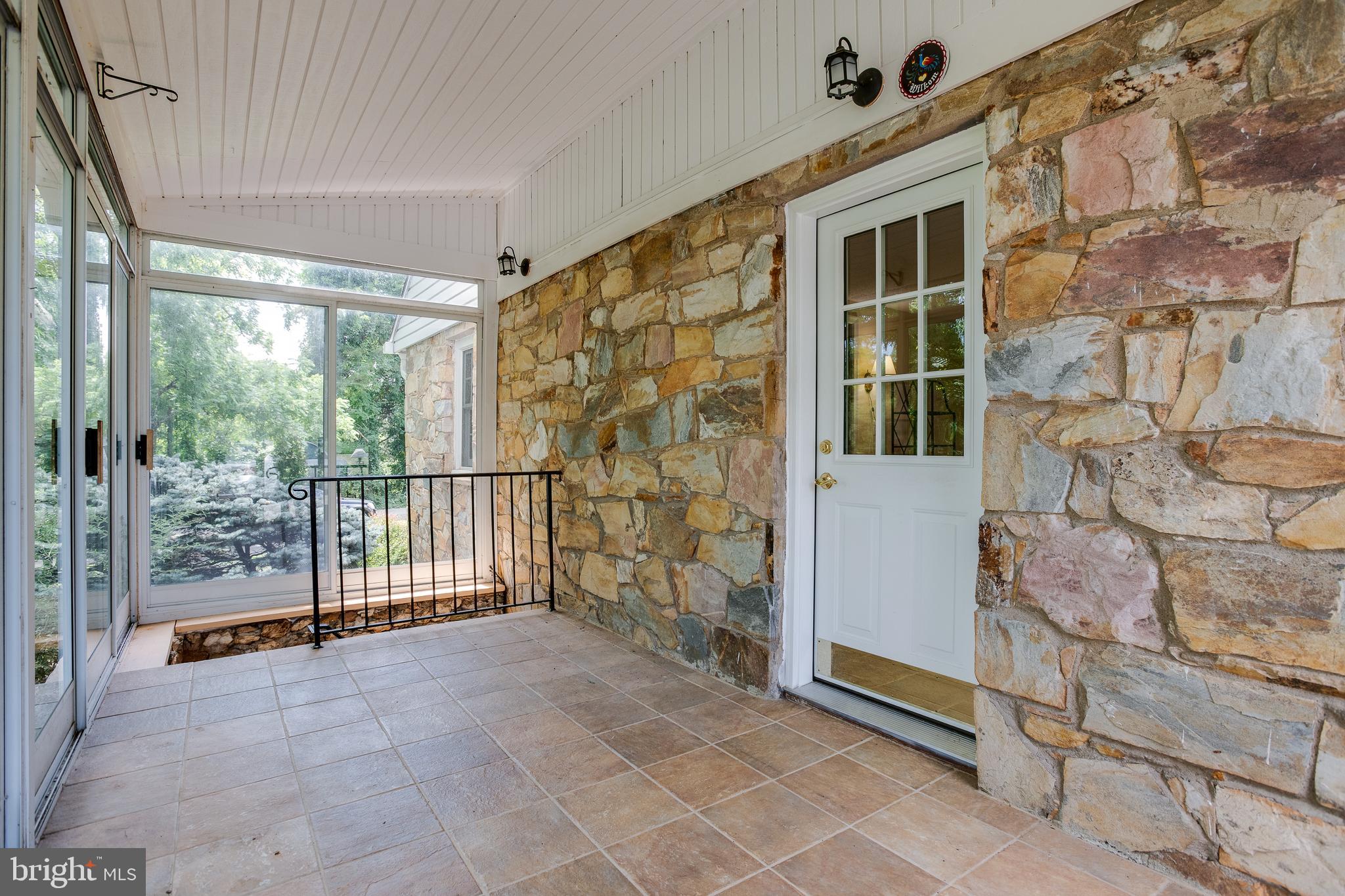 6064 Old Bust Head Road Broad Run, VA 20137 - Photo 3 of 60 Gallery Image 3
