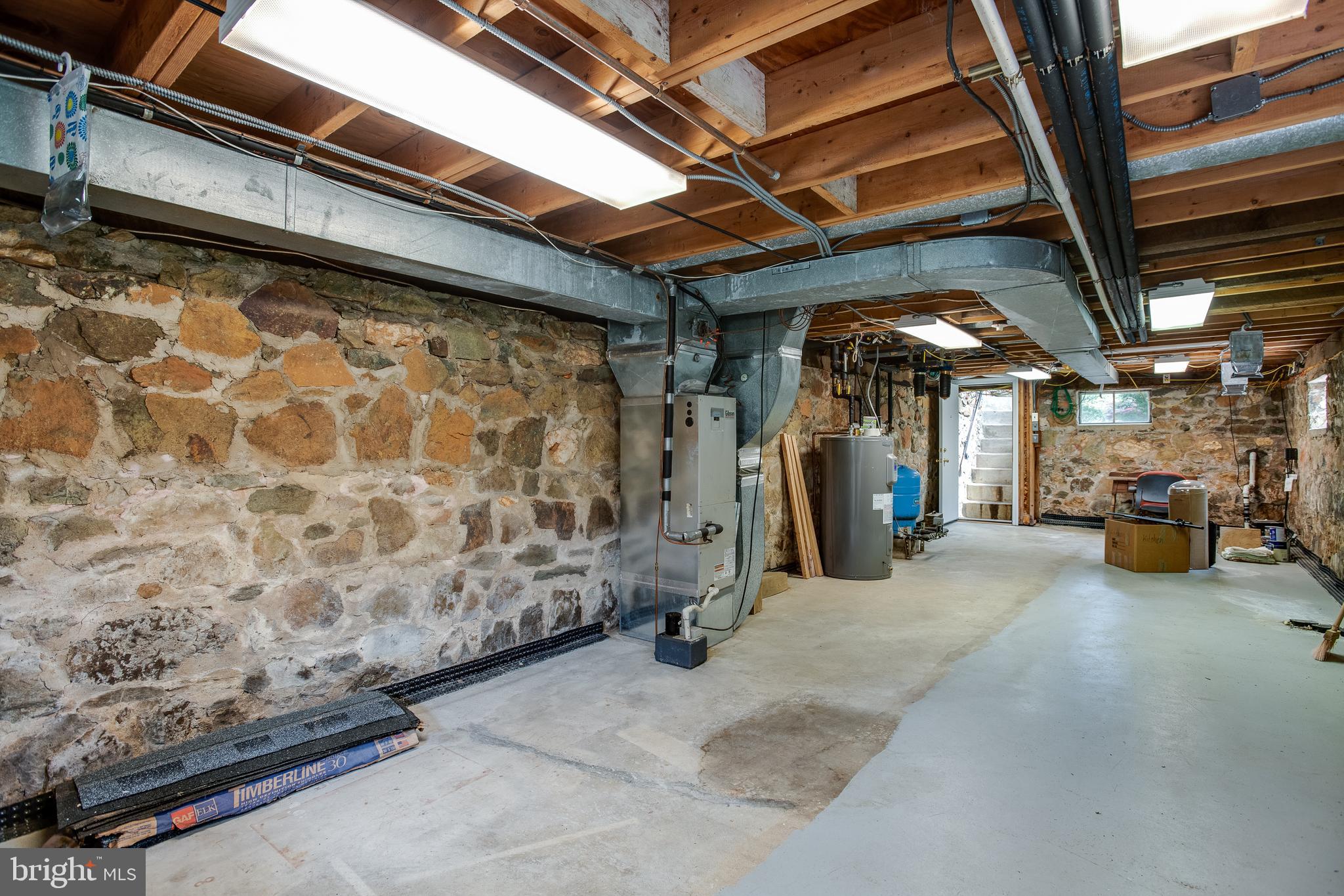 6064 Old Bust Head Road Broad Run, VA 20137 - Photo 8 of 60 Gallery Image 8