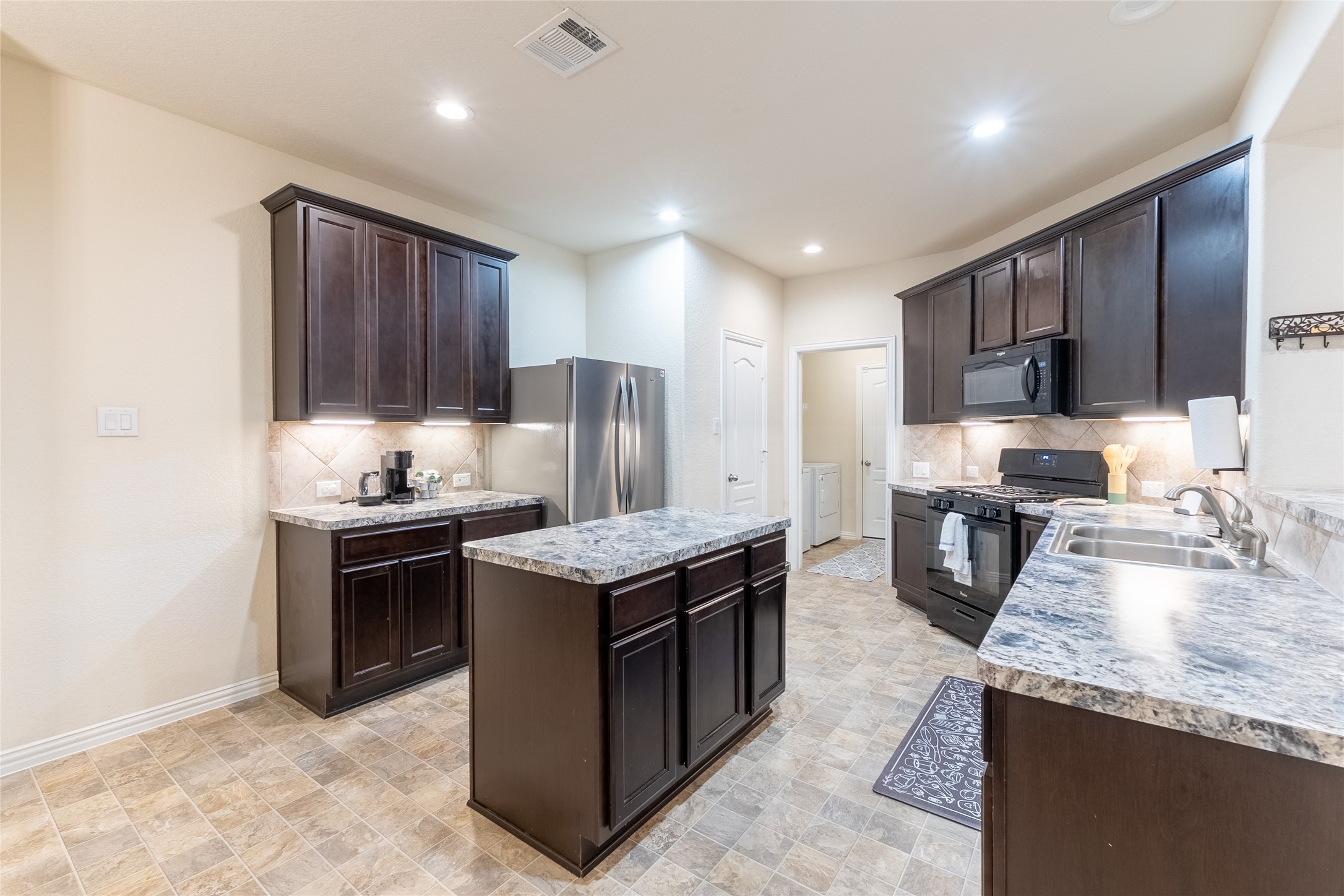 11413 Hackmatack Way Houston, TX 77066 - Photo 17 of 33