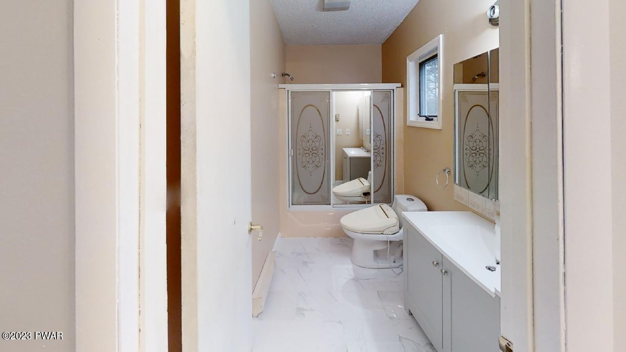 126 Hickory Road Dingmans Ferry, PA 18328 - Photo 12 of 21 Full Bath