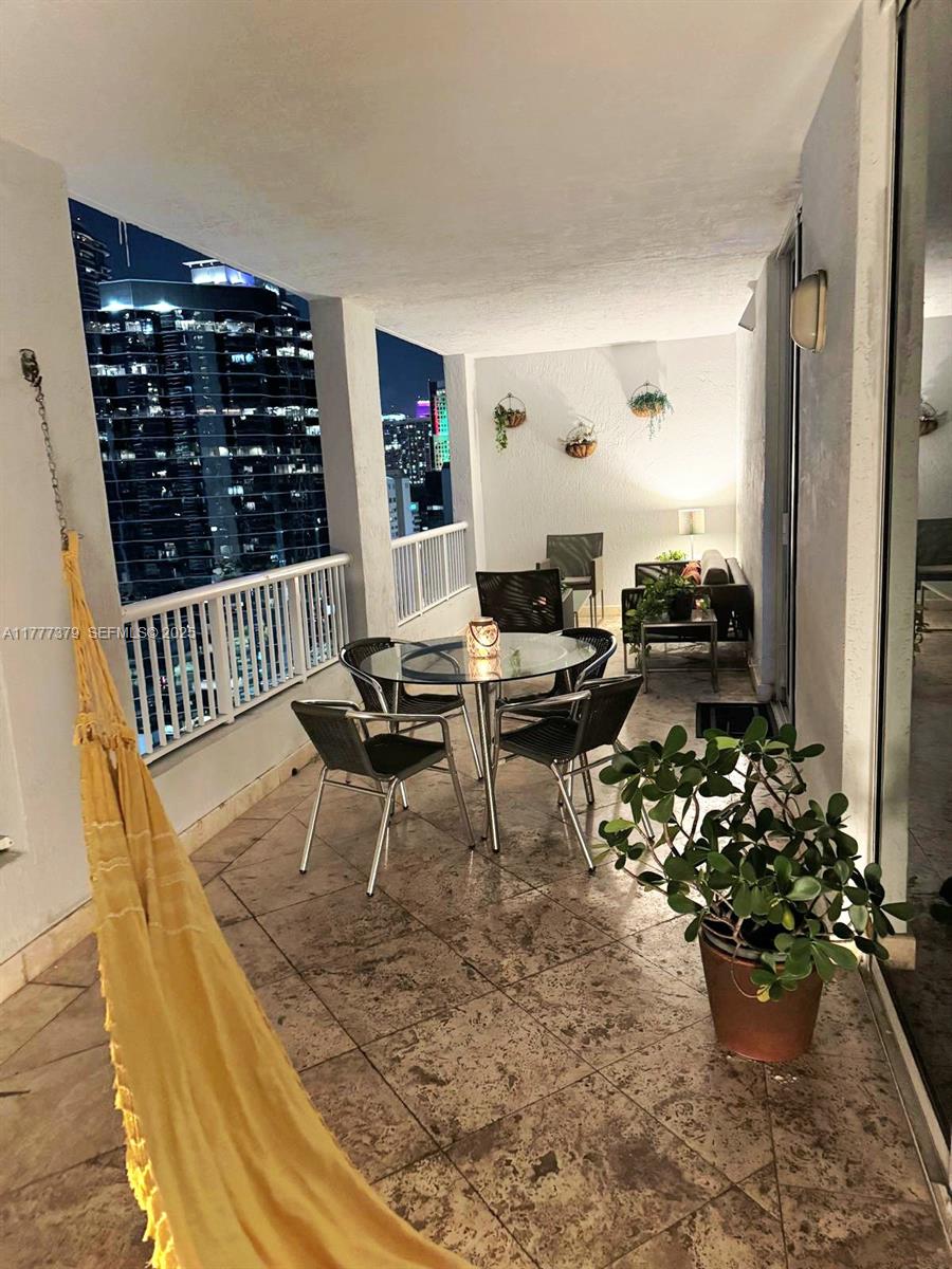 170 Southeast 14th Street, Unit 2705 Miami, FL 33131 - Photo 21 of 41