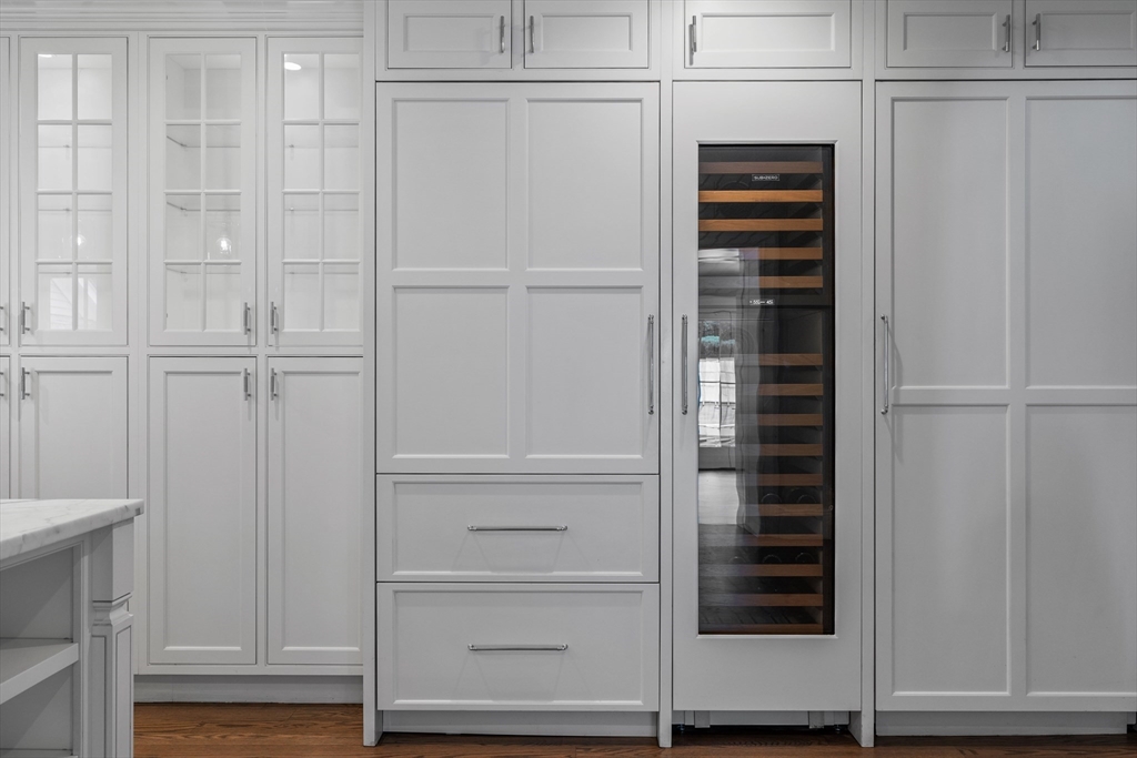 53 Heather Lane Needham, MA 02492 - Photo 8 of 17