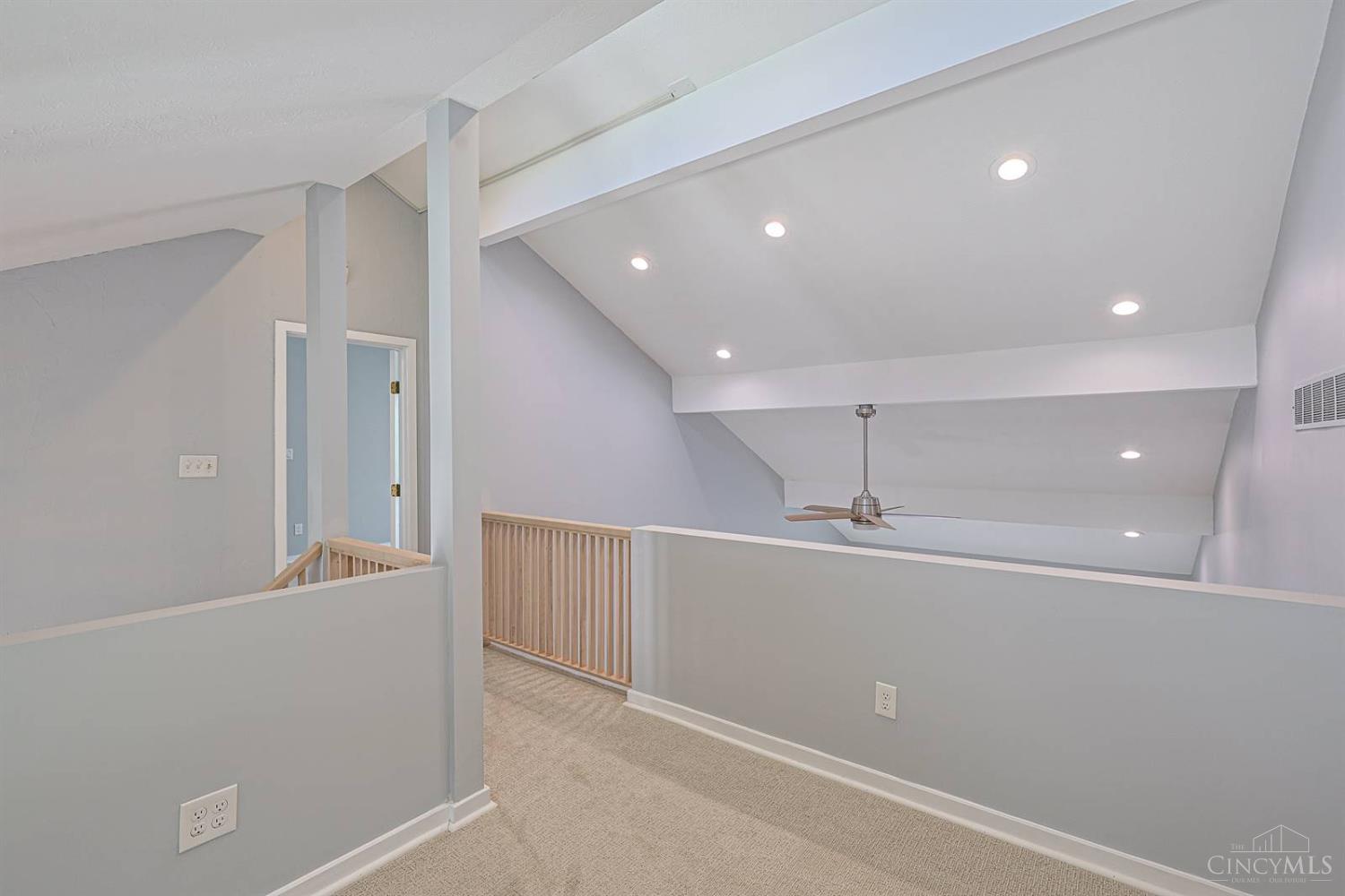 2928 Struble Road Cincinnati, OH 45251 - Photo 20 of 68