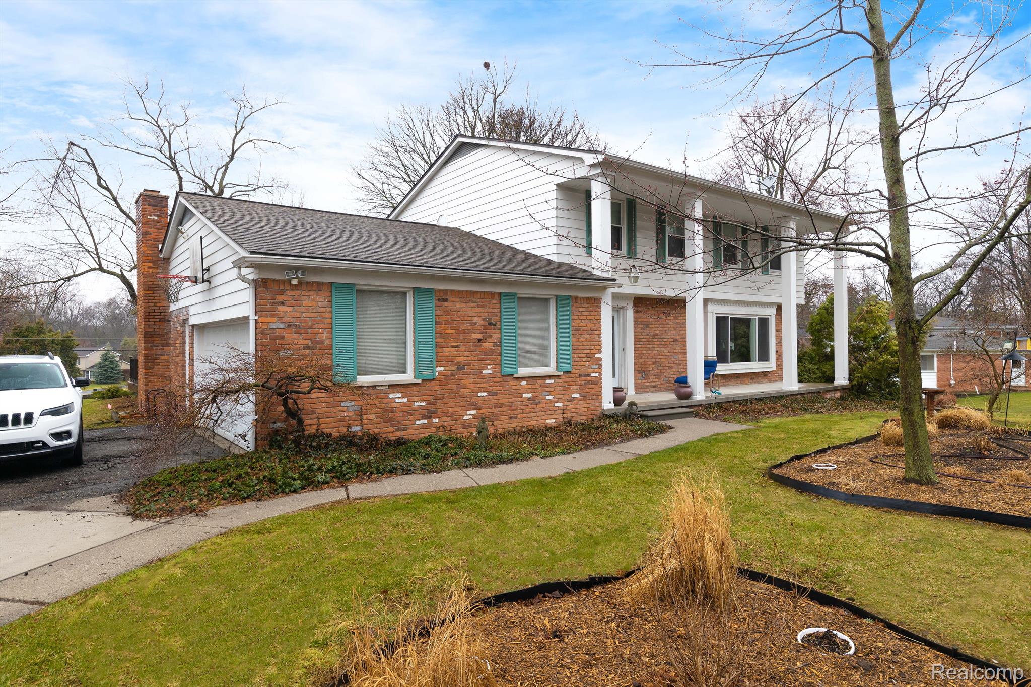 2840 Squirrel Road Bloomfield Hills, MI 48304 - Photo 2 of 30 Gallery Image 2