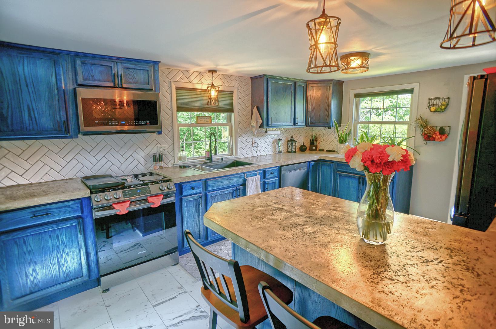 311 Sample Bridge Road Mechanicsburg, PA 17050 - Photo 7 of 32 Gallery Image 7