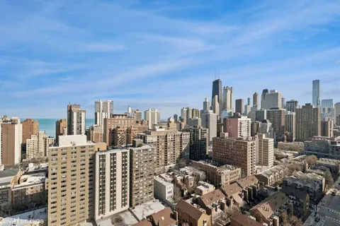 $325,000 | 1355 North Sandburg Terrace, Unit 2608, Chicago, IL 60610