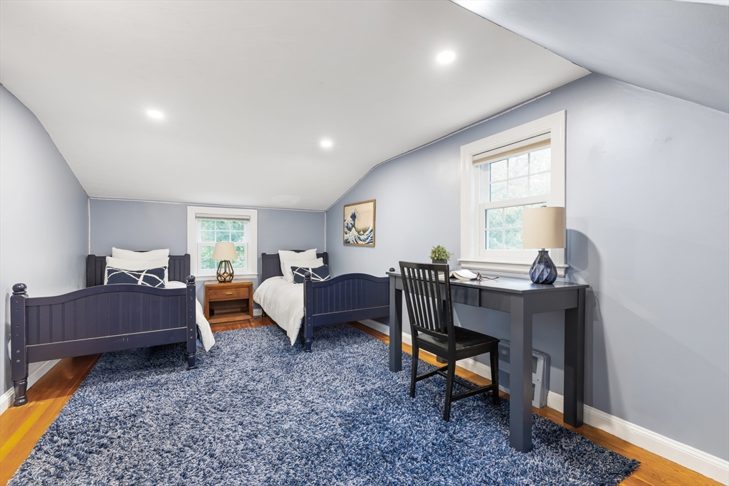 332 Hillcrest Road Needham, MA 02492 - Photo 17 of 33