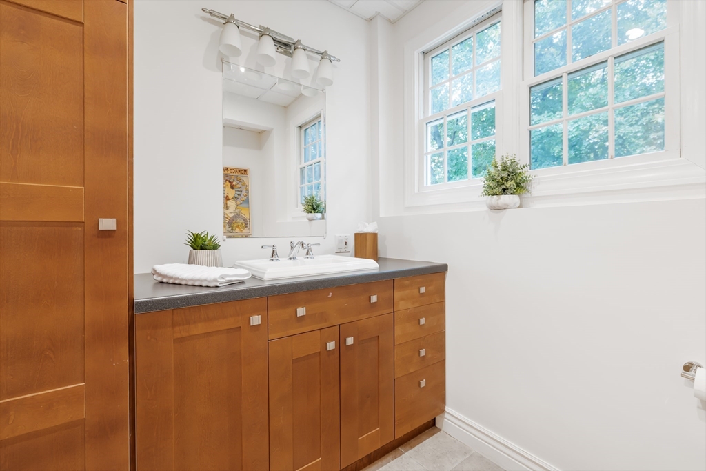 332 Hillcrest Road Needham, MA 02492 - Photo 24 of 33