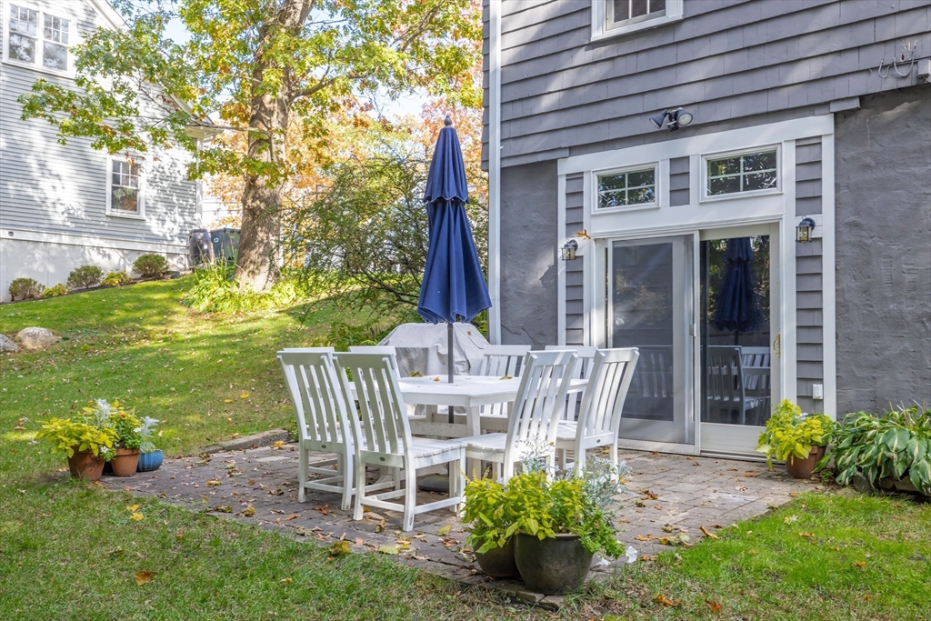 332 Hillcrest Road Needham, MA 02492 - Photo 28 of 33