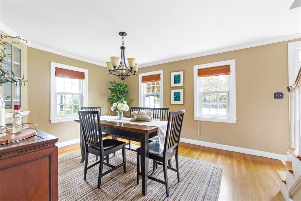 332 Hillcrest Road Needham, MA 02492 - Photo 7 of 33