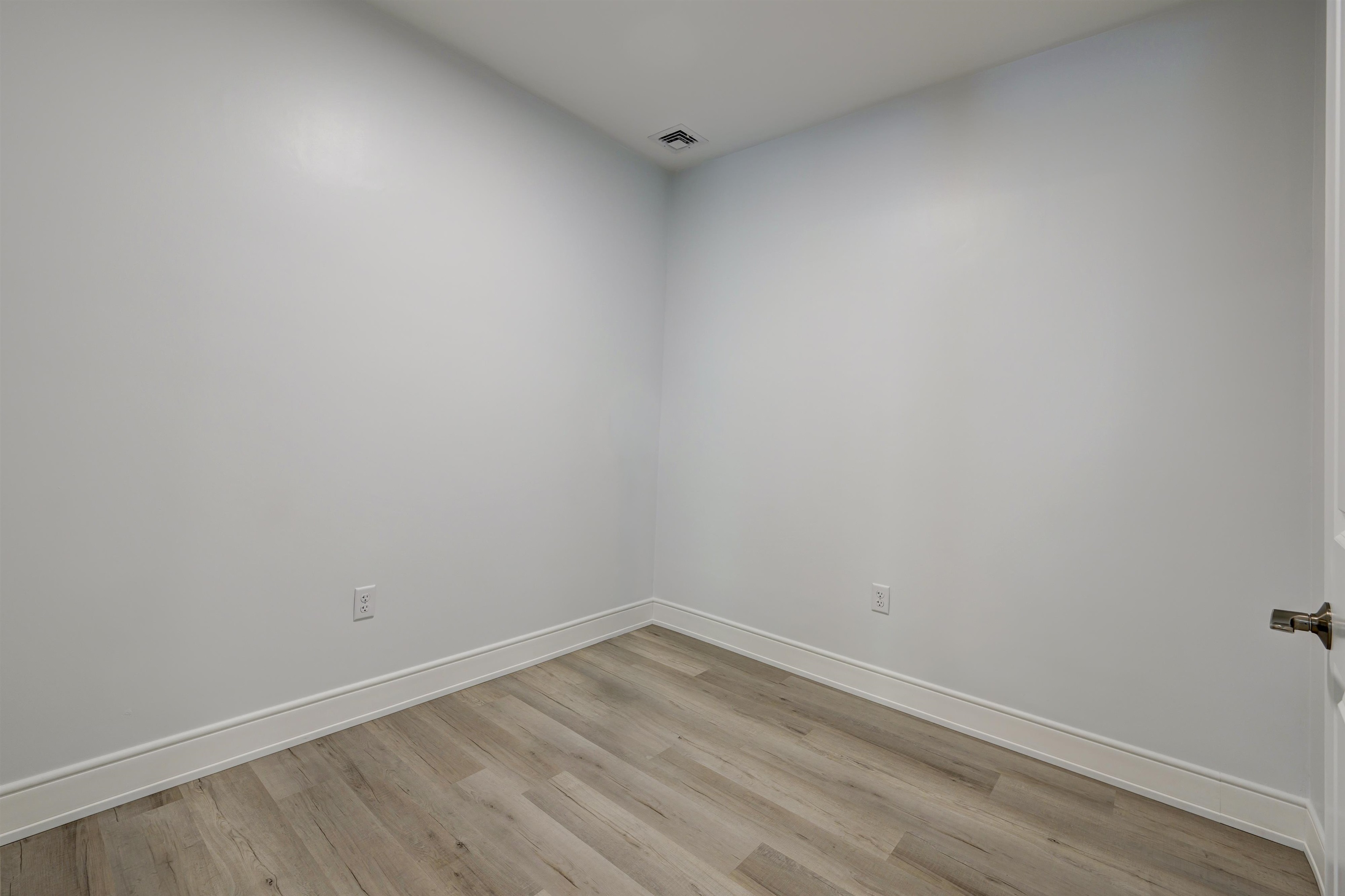2059 Lafayette Road, Unit 202 Portsmouth, NH 03801 - Photo 14 of 31