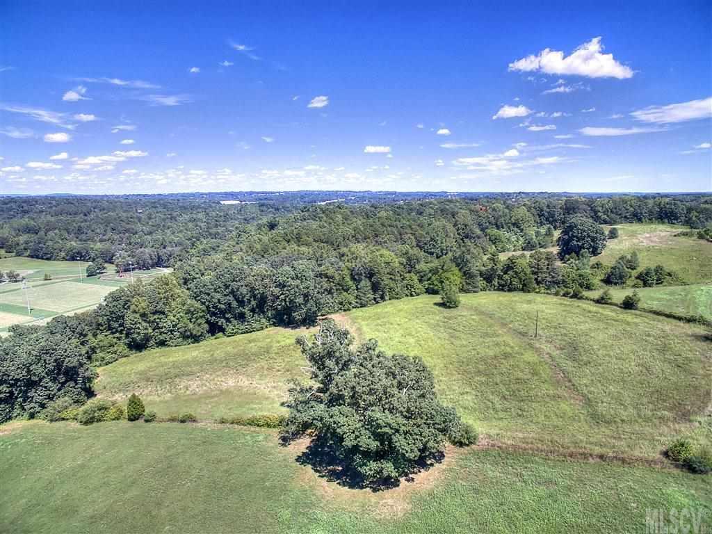 2430 Moss Farm Road Hickory, NC 28602 - Photo 19 of 25 Gallery Image 19