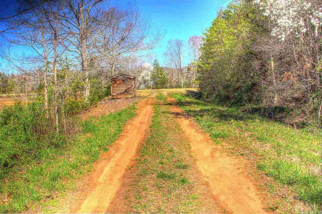 2430 Moss Farm Road Hickory, NC 28602 - Photo 5 of 25 Gallery Image 5