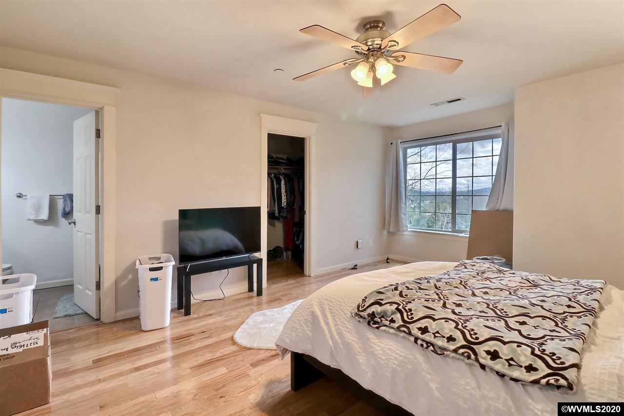 4220 South Slavin ( Road Portland, OR 97239 - Photo 19 of 25