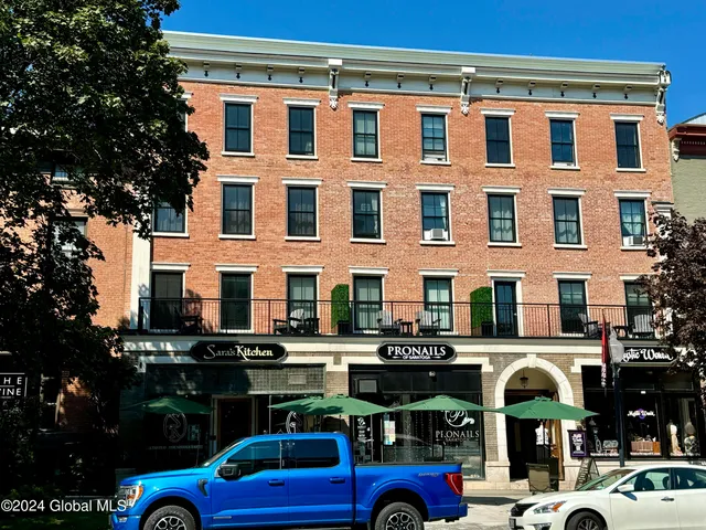 $1,075 | 423 Broadway, Unit 46, Saratoga Springs, NY 12866