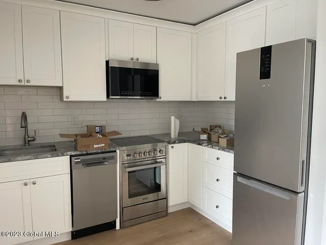 $1,075 | 423 Broadway, Unit 46, Saratoga Springs, NY 12866