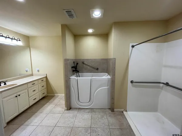 $1,700 | 205 Shady, Whitehouse, TX 75791