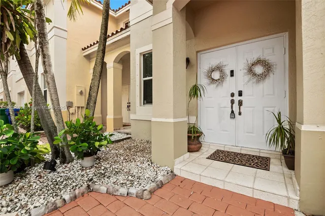 a view of a entryway of the house