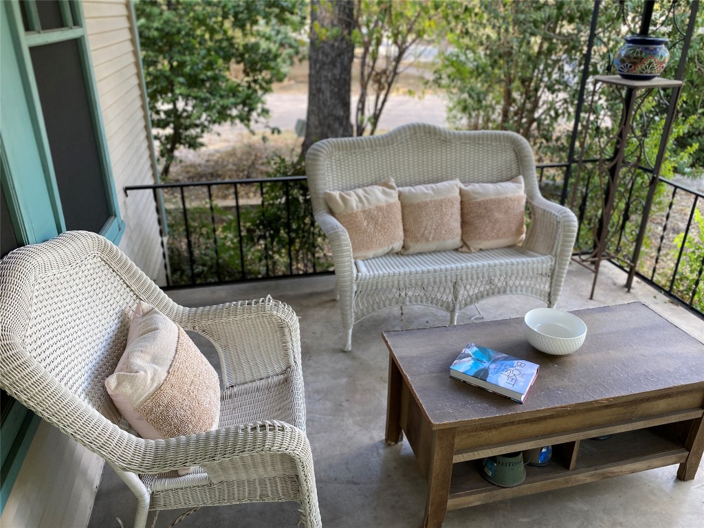 3101 Wheeler Street Austin, TX 78705 - Photo 11 of 16 a living room with furniture and a table
