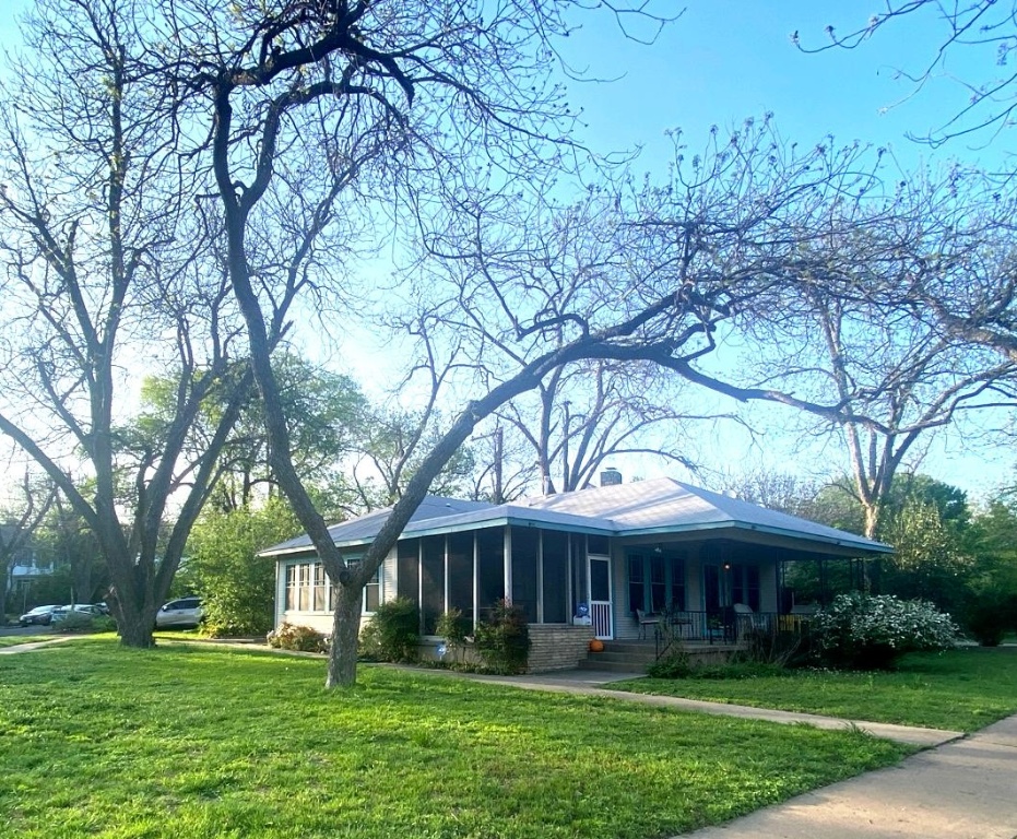 3101 Wheeler Street Austin, TX 78705 - Photo 15 of 16 a front view of house with yard and green space