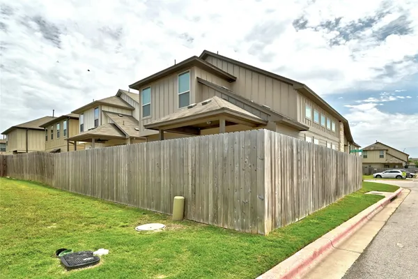 $2,600 | 912 Sleepy Dell Lane, Austin, TX 78748