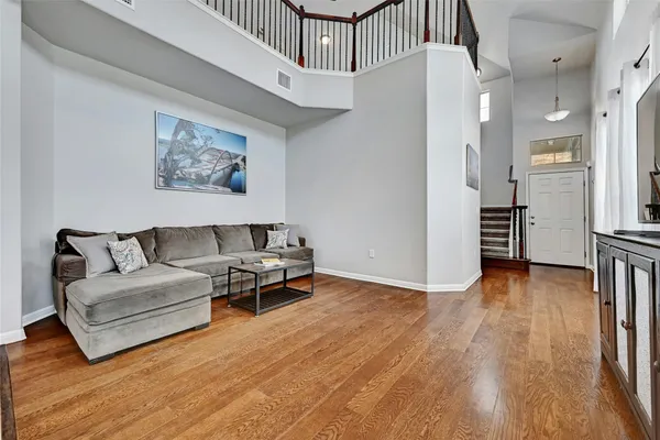 $2,600 | 912 Sleepy Dell Lane, Austin, TX 78748